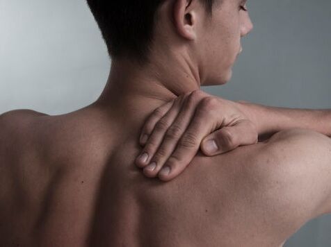 bol u leđima s cervikalnom osteohondrozo